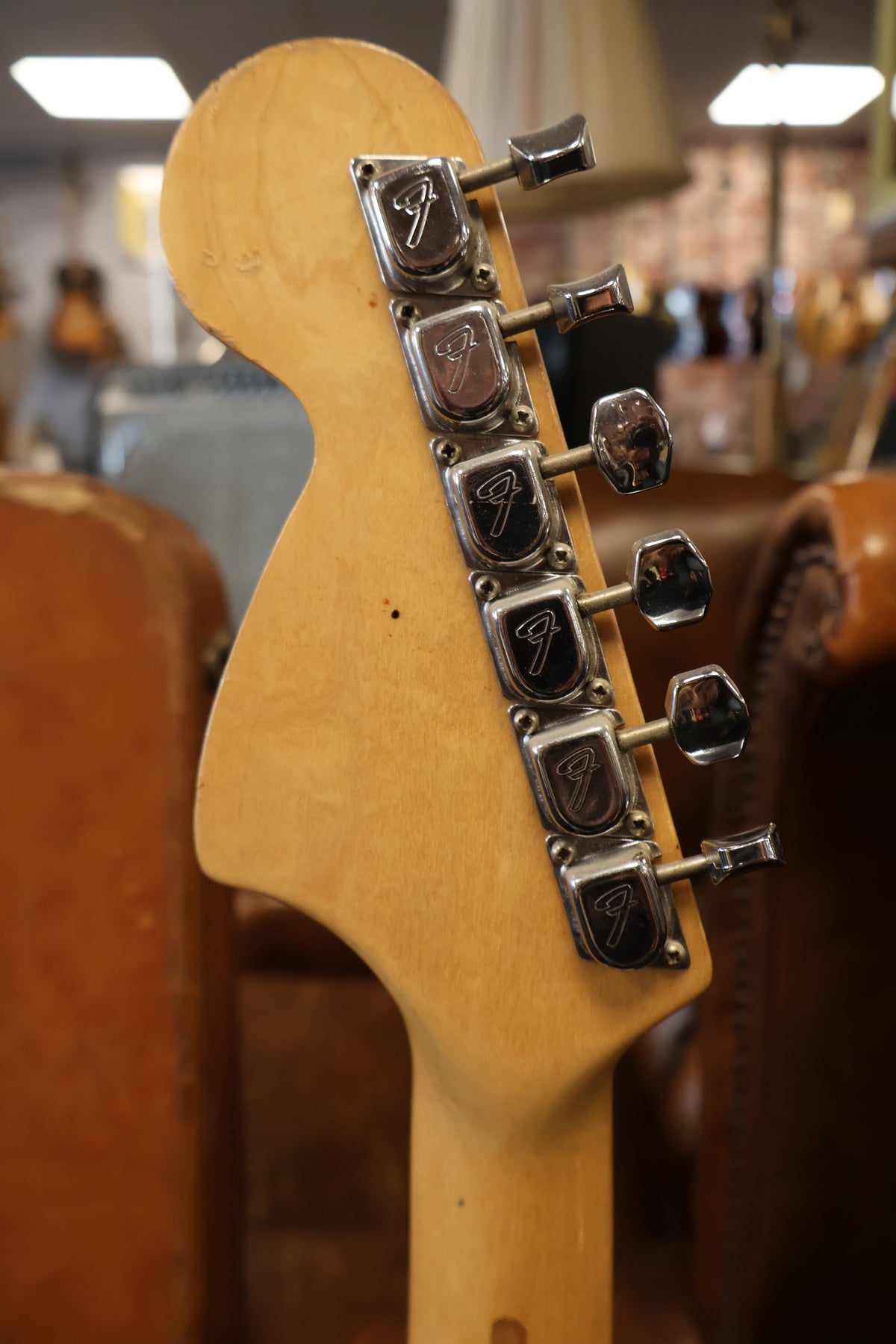 Fender 1974 Stratocaster Olympic White Maple Neck OHSC