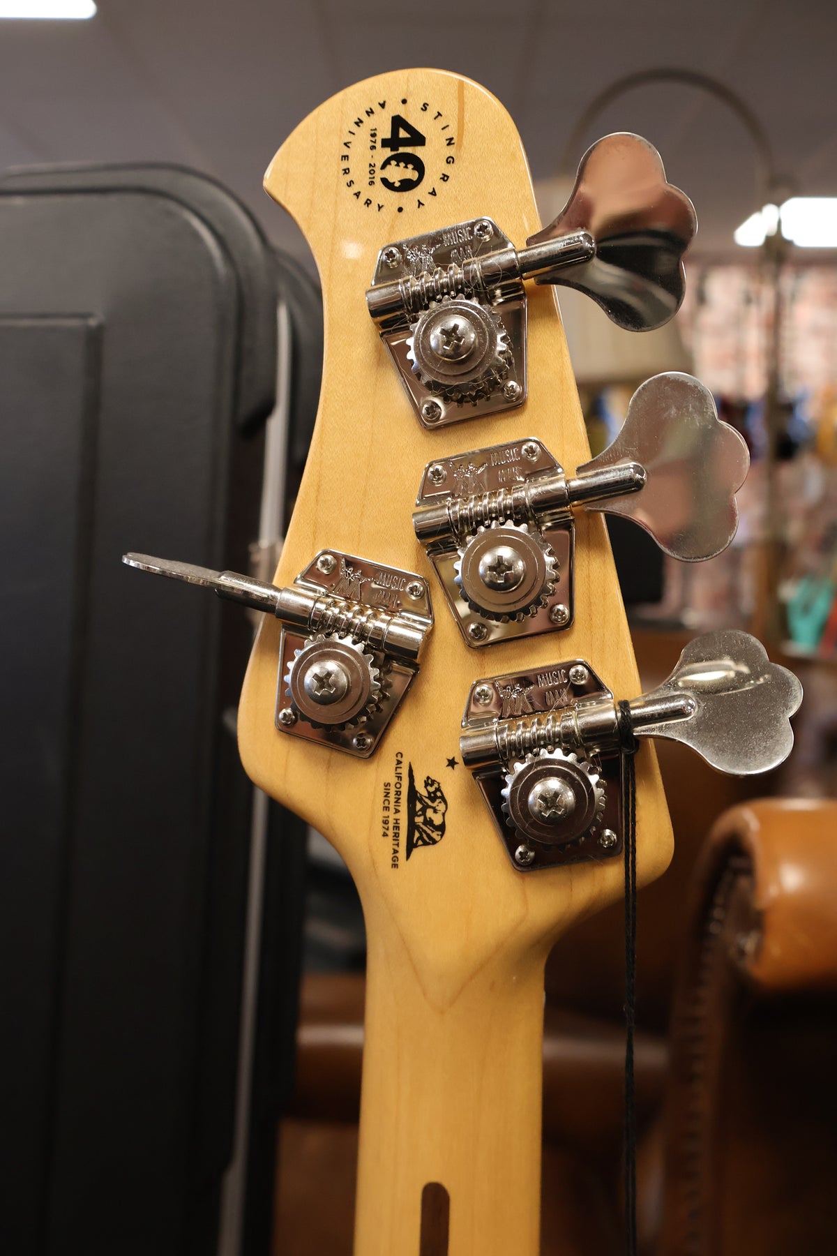 Musicman Stingray 40th Ann Old Smoothy Sunburst (Used)