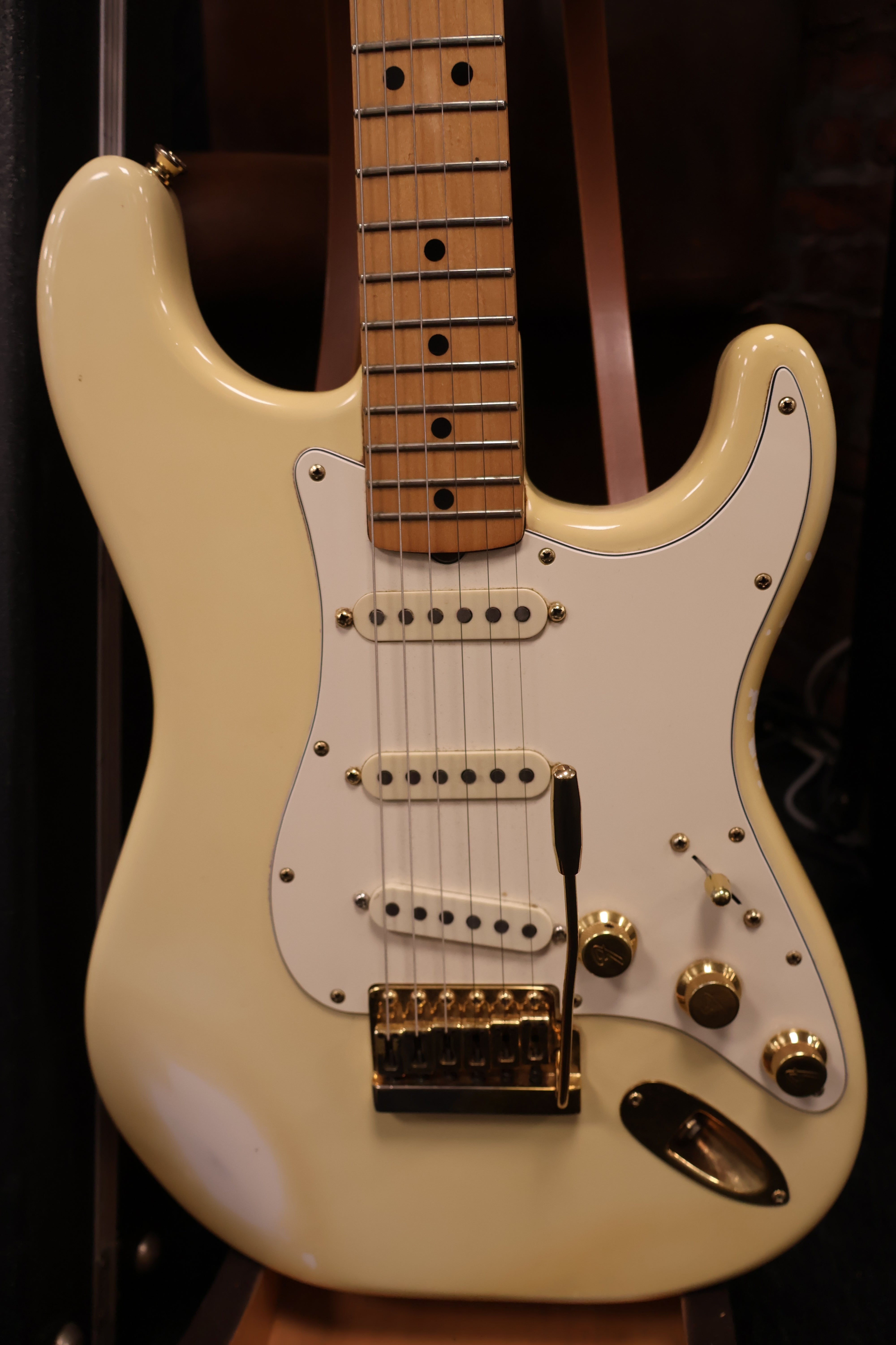 Fender 1980 The Strat Olympic White Gold Hardware OHSC – Dirk Witte