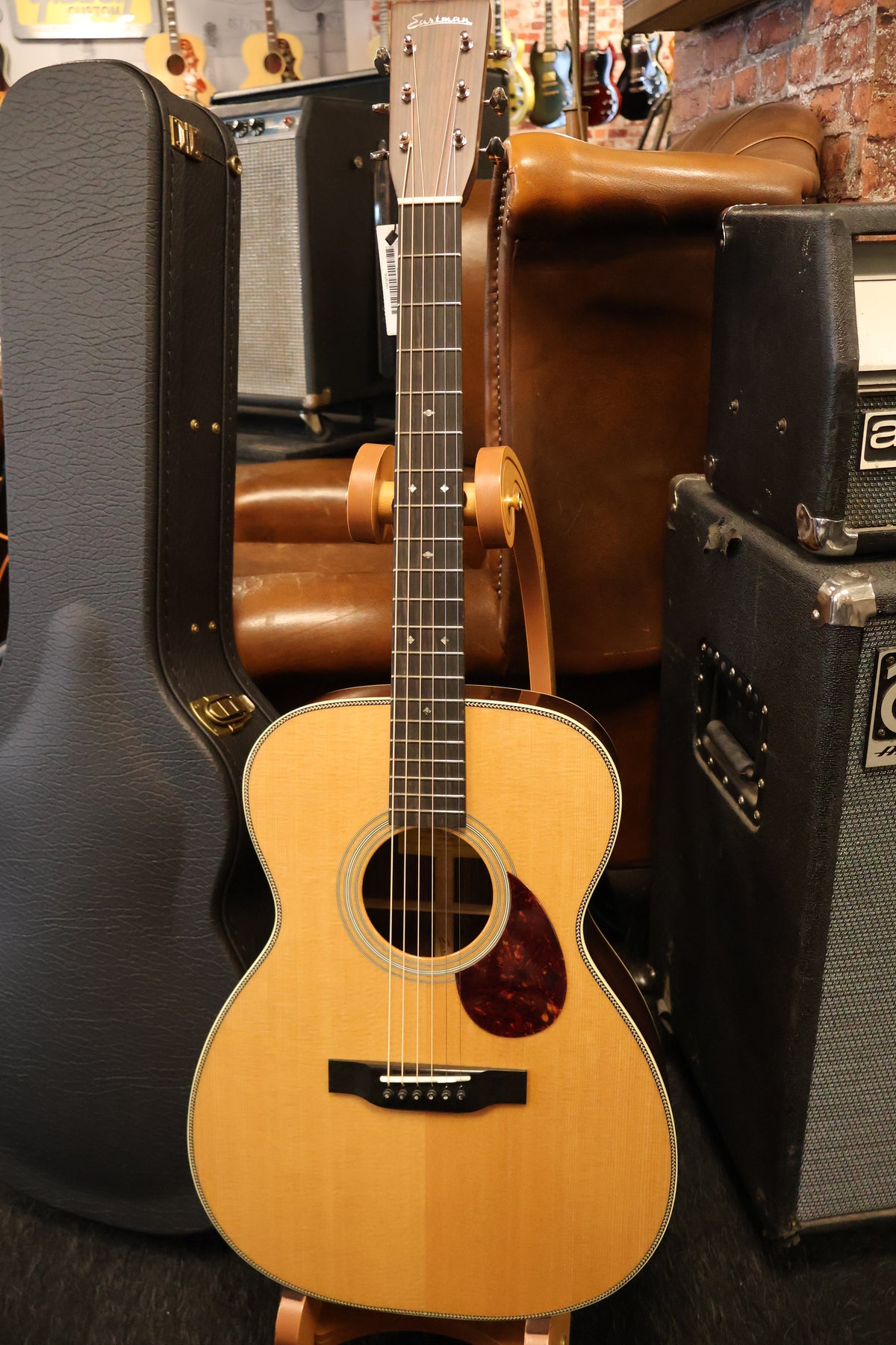 Eastman E8-OM TC Orchestra Model (B-Stock)