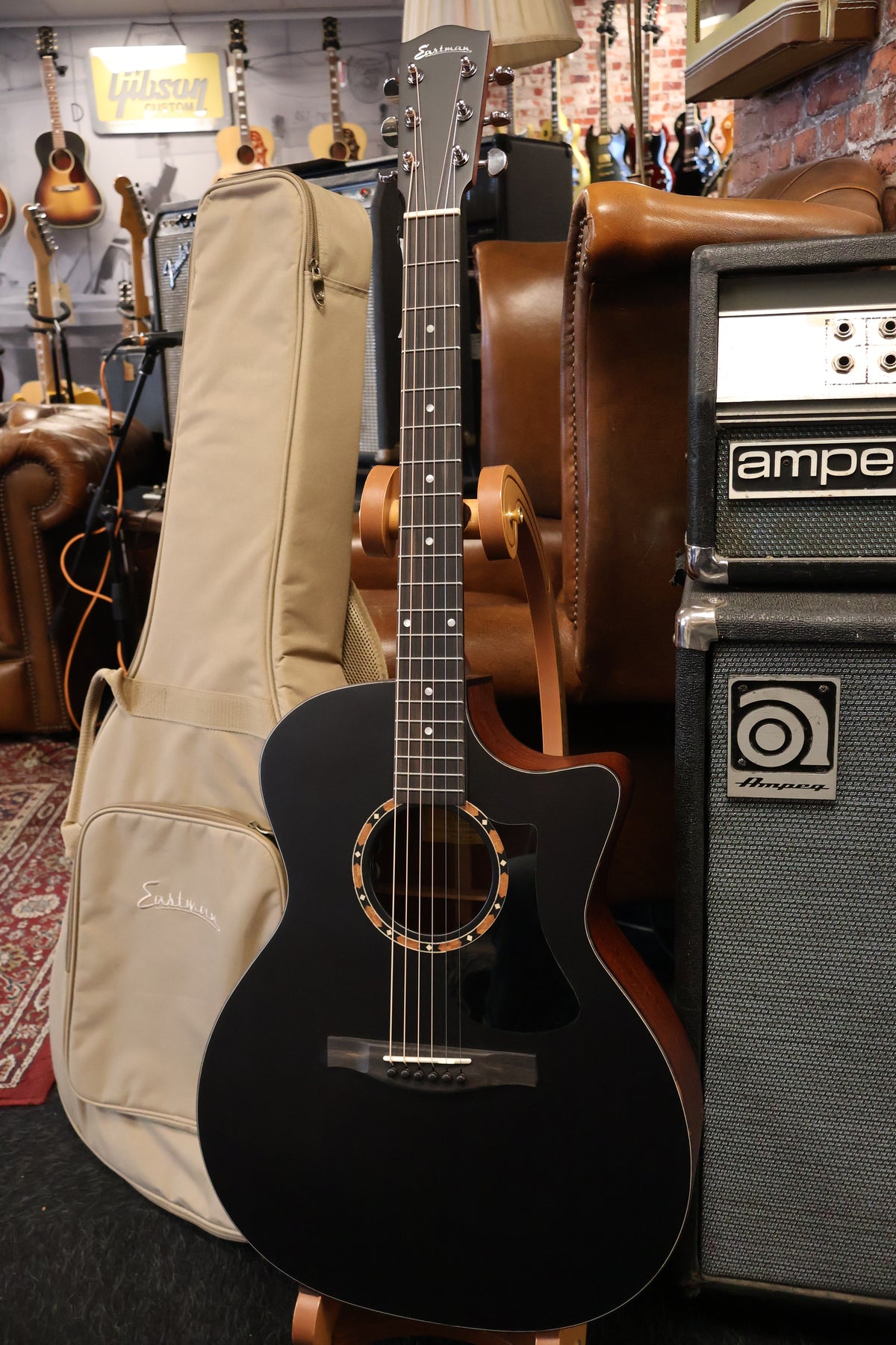 Eastman AC122-2CE-BK Grand Auditorium (B-Stock)