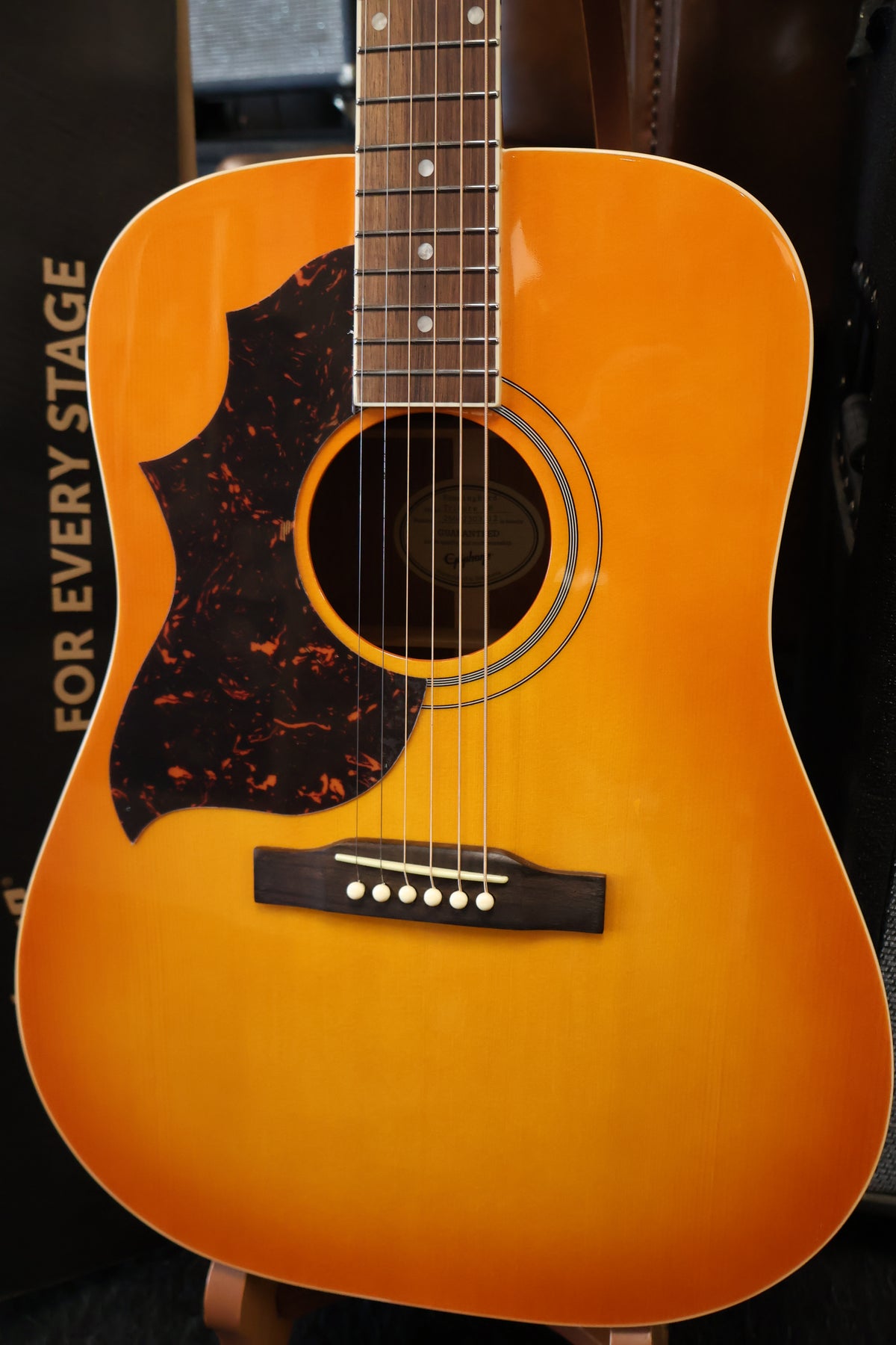 Epiphone Hummingbird Tribute Lefty Heritage Cherry Sunburst