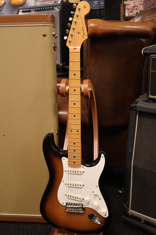 Fender AVRI 57 Stratocaster 2TS (USED)