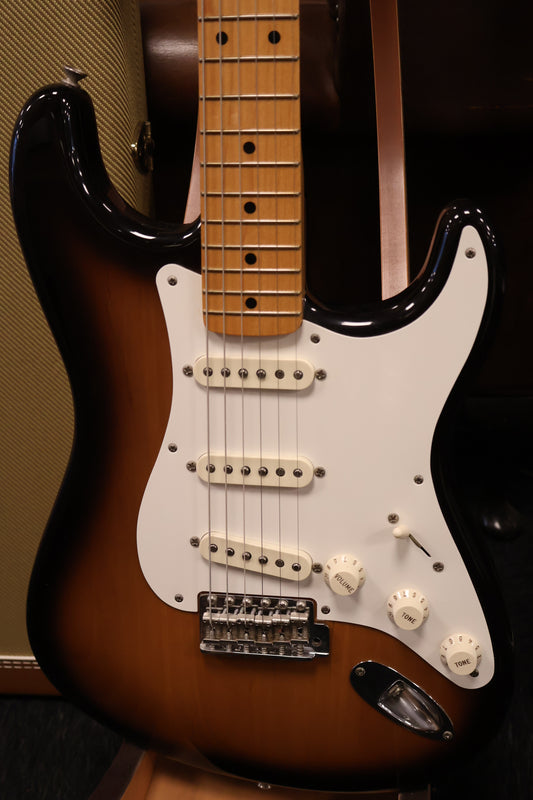 Fender AVRI 57 Stratocaster 2TS (USED)