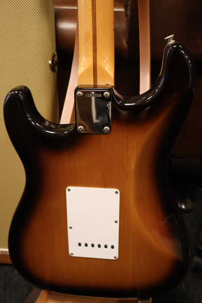 Fender AVRI 57 Stratocaster 2TS (USED)