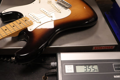 Fender AVRI 57 Stratocaster 2TS (USED)