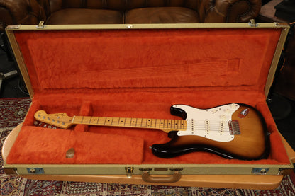 Fender AVRI 57 Stratocaster 2TS (USED)