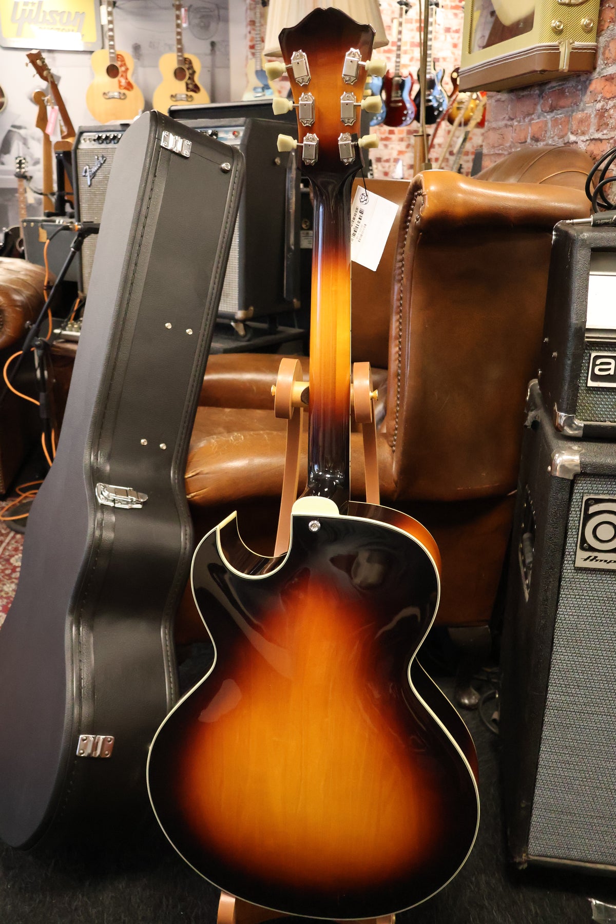 Eastman AR372CE-SB Hollow Body Archtop (B-Stock)