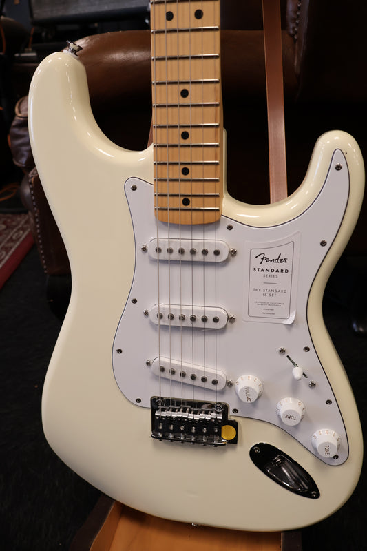 Fender Standard Stratocaster Olympic White (B-Stock)