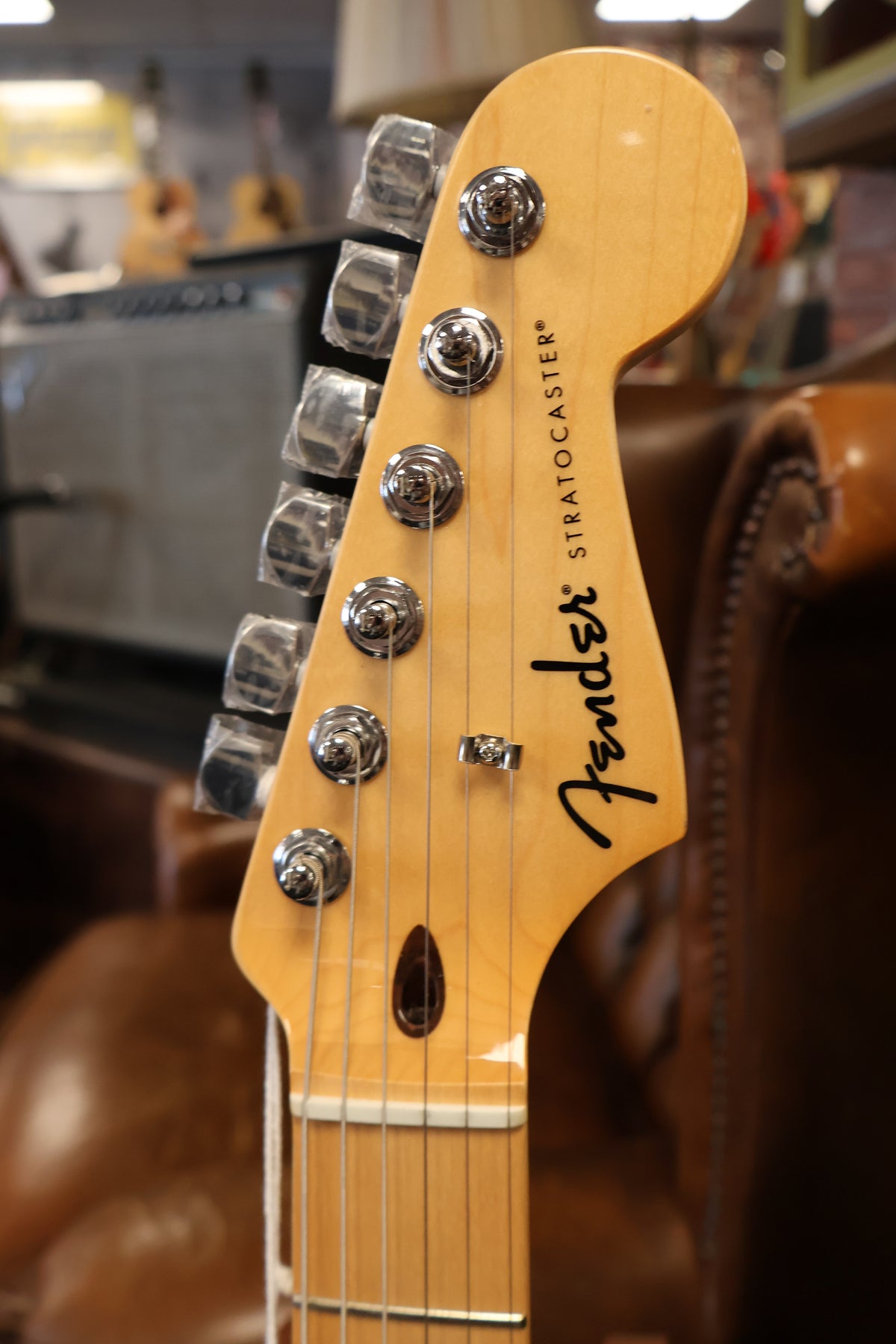 Fender Standard Stratocaster Olympic White (B-Stock)