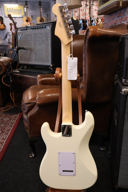 Fender Standard Stratocaster Olympic White (B-Stock)