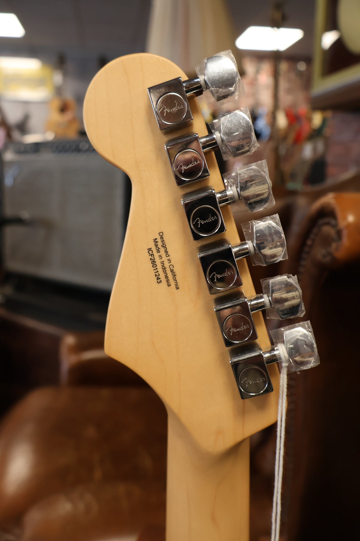 Fender Standard Stratocaster Olympic White (B-Stock)