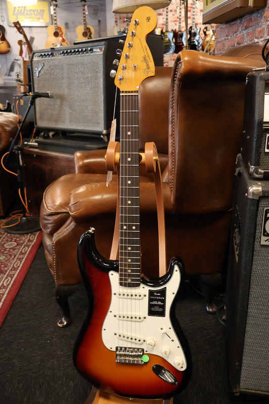 Fender Vintera III Late '60s Stratocaster 3-Color Sunburst (B-Stock)