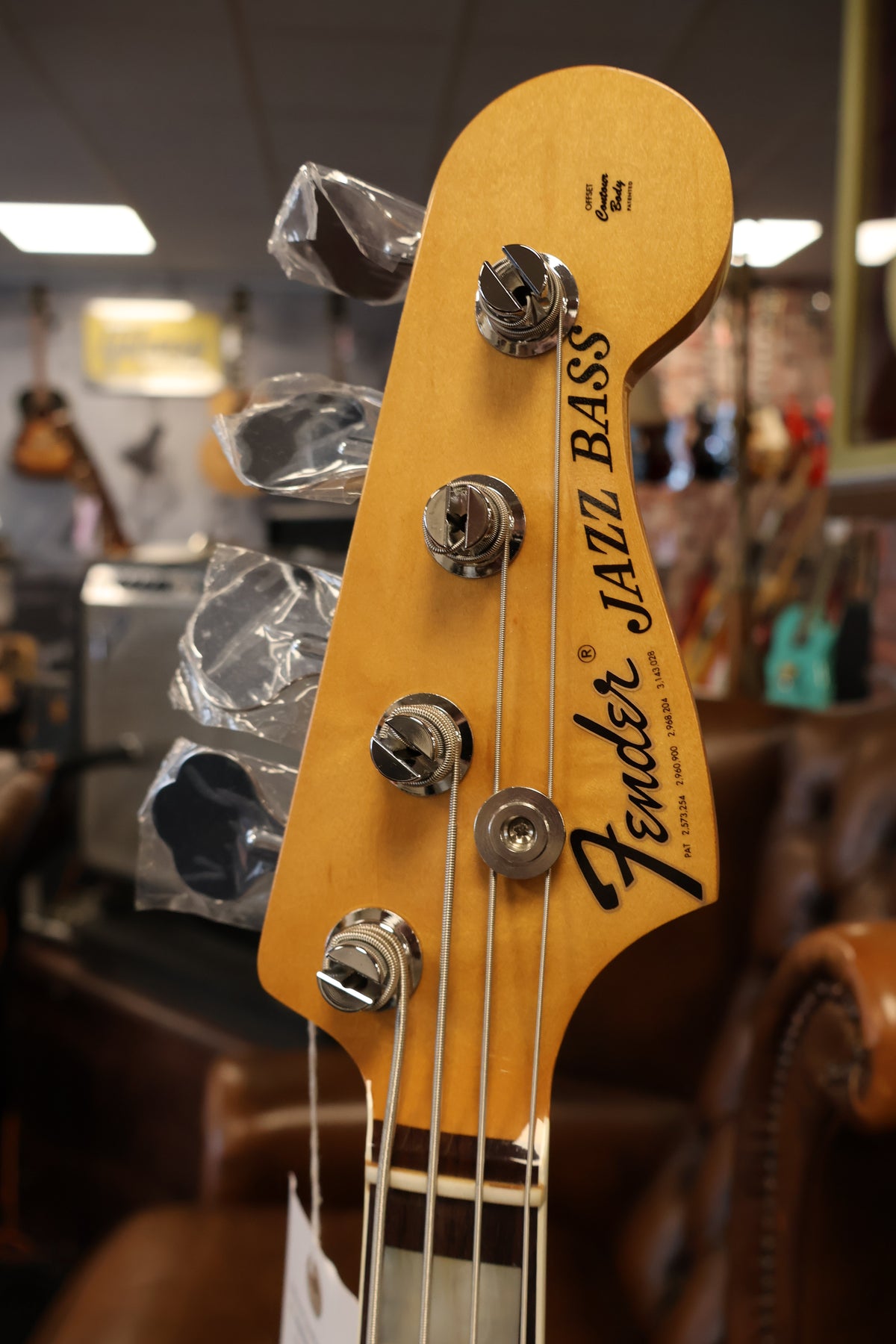 Fender Vintera III Early '70s Jazz Bass Candy Apple Red (B-Stock)