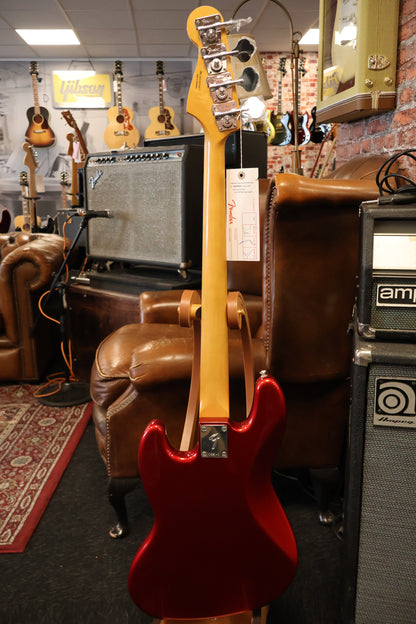 Fender Vintera III Early '70s Jazz Bass Candy Apple Red (B-Stock)