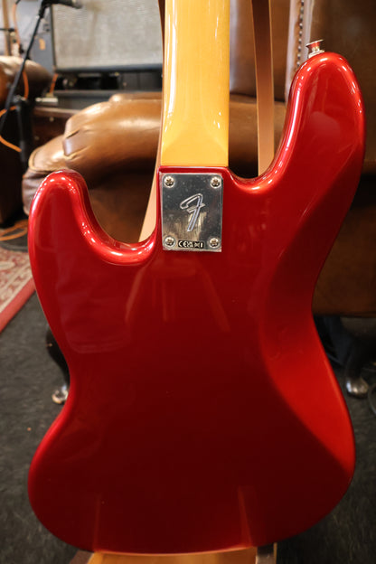 Fender Vintera III Early '70s Jazz Bass Candy Apple Red (B-Stock)