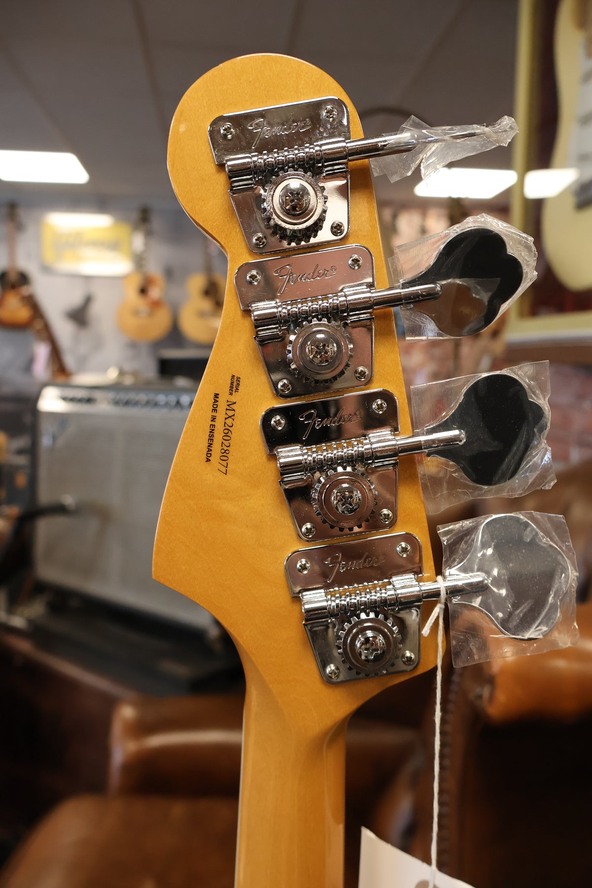 Fender Vintera III Early '70s Jazz Bass Candy Apple Red (B-Stock)