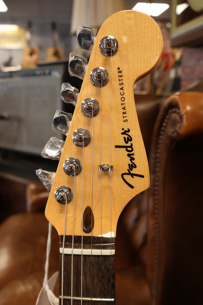 Fender Standard Stratocaster 3-Color Sunburst (B-Stock)