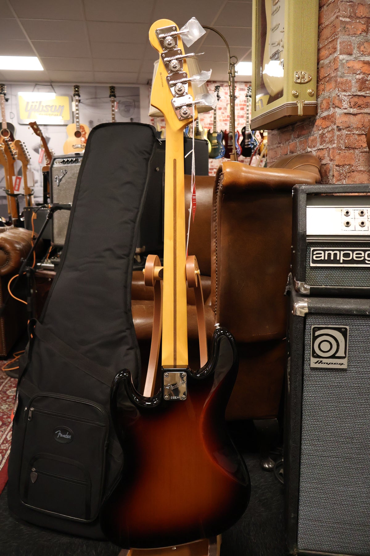 Fender American Professional Classic Jazz Bass 3-Color Sunburst (B-Stock)