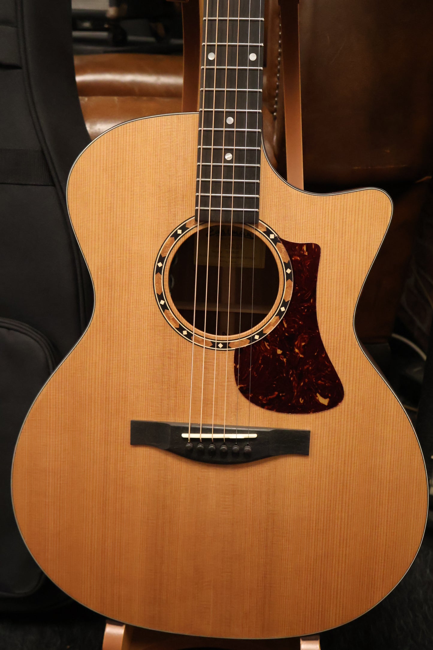 Eastman AC122-2CE Grand Auditorium