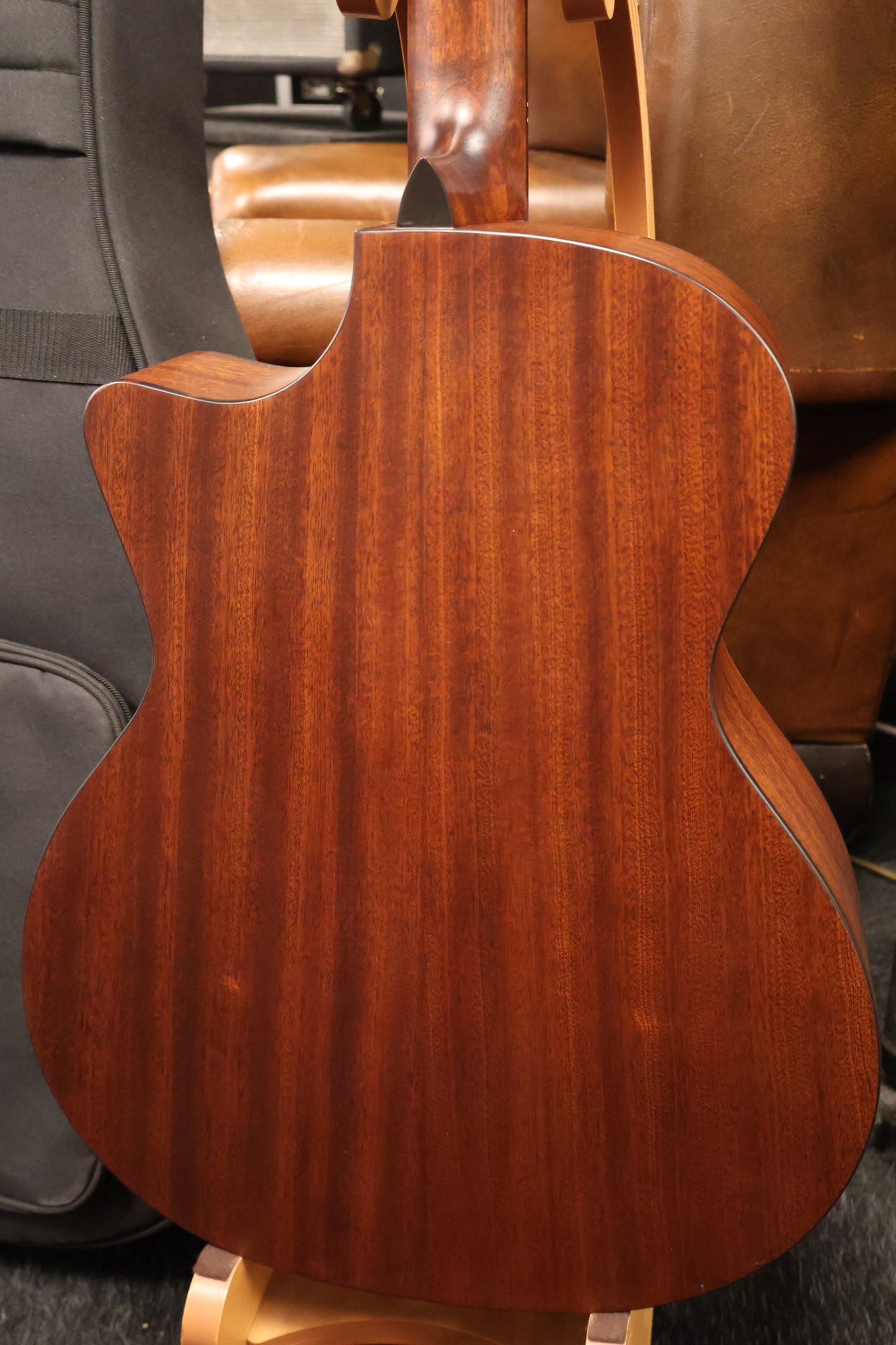 Eastman AC122-2CE Grand Auditorium