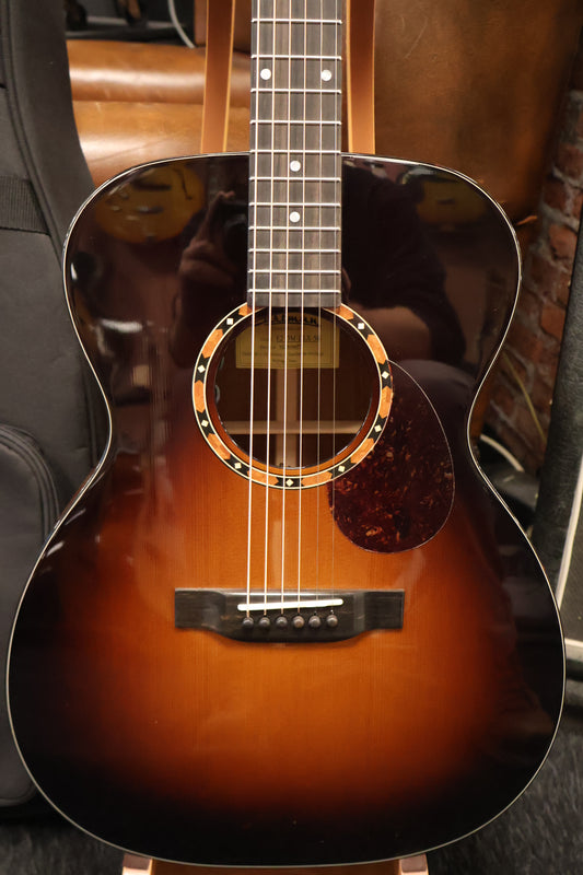 Eastman E2OM-DLX Orchestra Sunburst