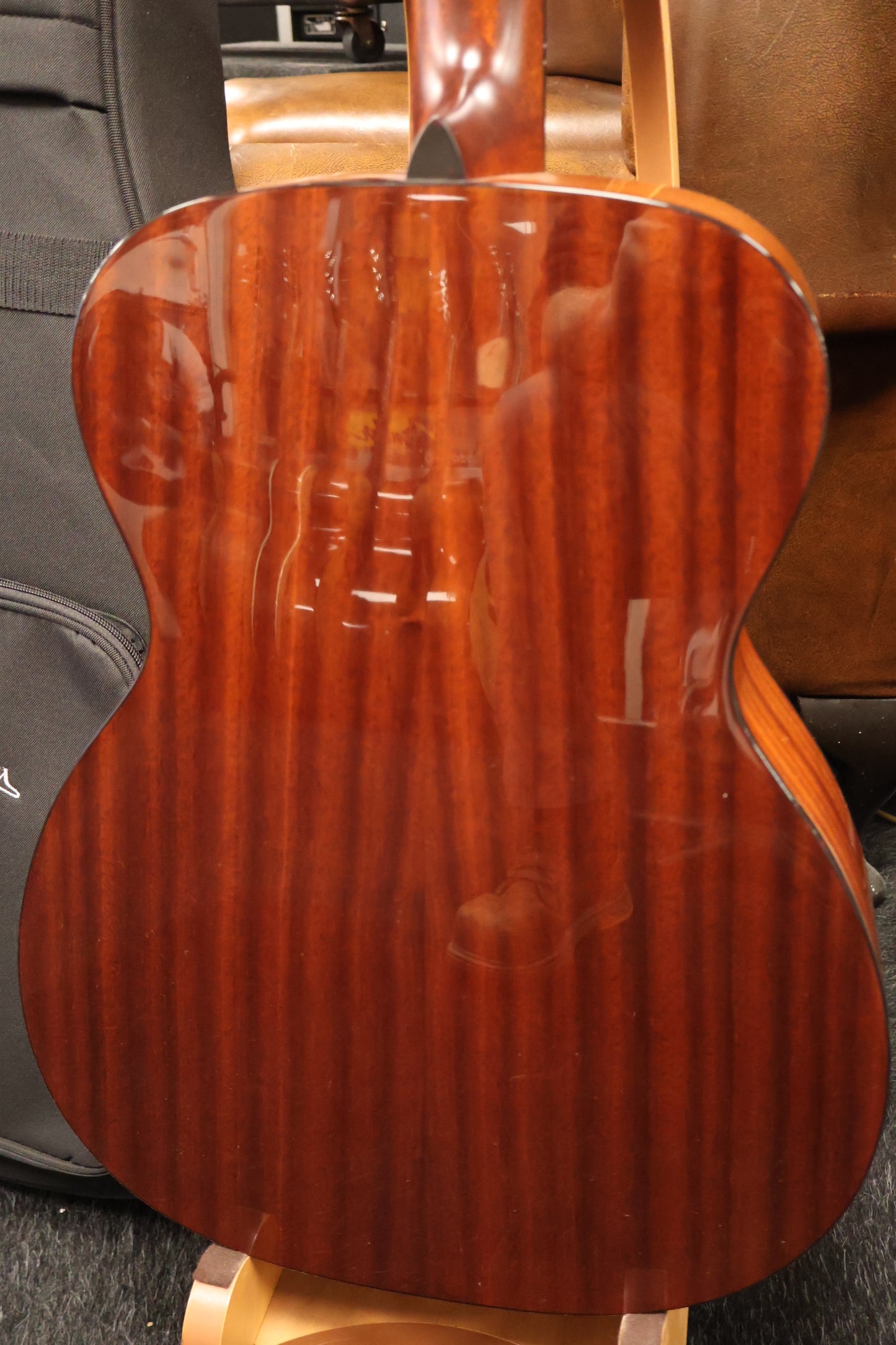 Eastman E2OM-DLX Orchestra Sunburst