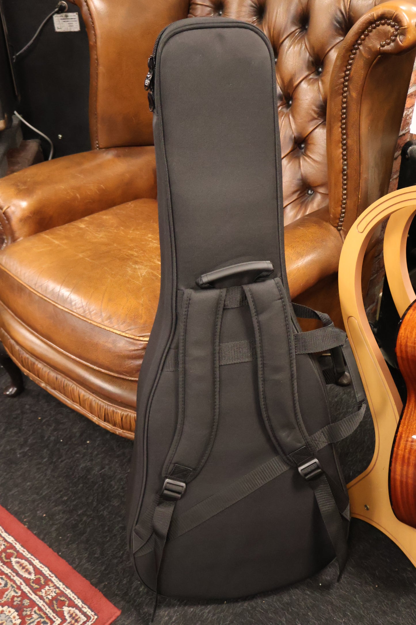 Eastman E2OM-DLX Orchestra Sunburst