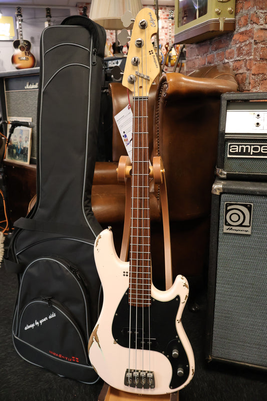 Sandberg California V 4-String Short Scale Hardcore Aged Shell Pink Bass Guitar