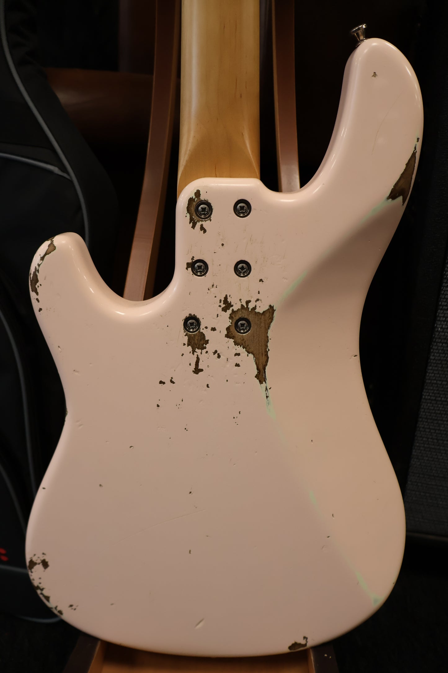 Sandberg California V 4-String Short Scale Hardcore Aged Shell Pink Bass Guitar