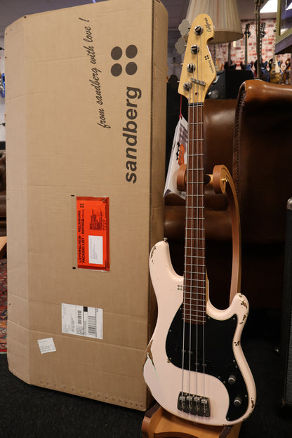 Sandberg California V 4-String Short Scale Hardcore Aged Shell Pink Bass Guitar
