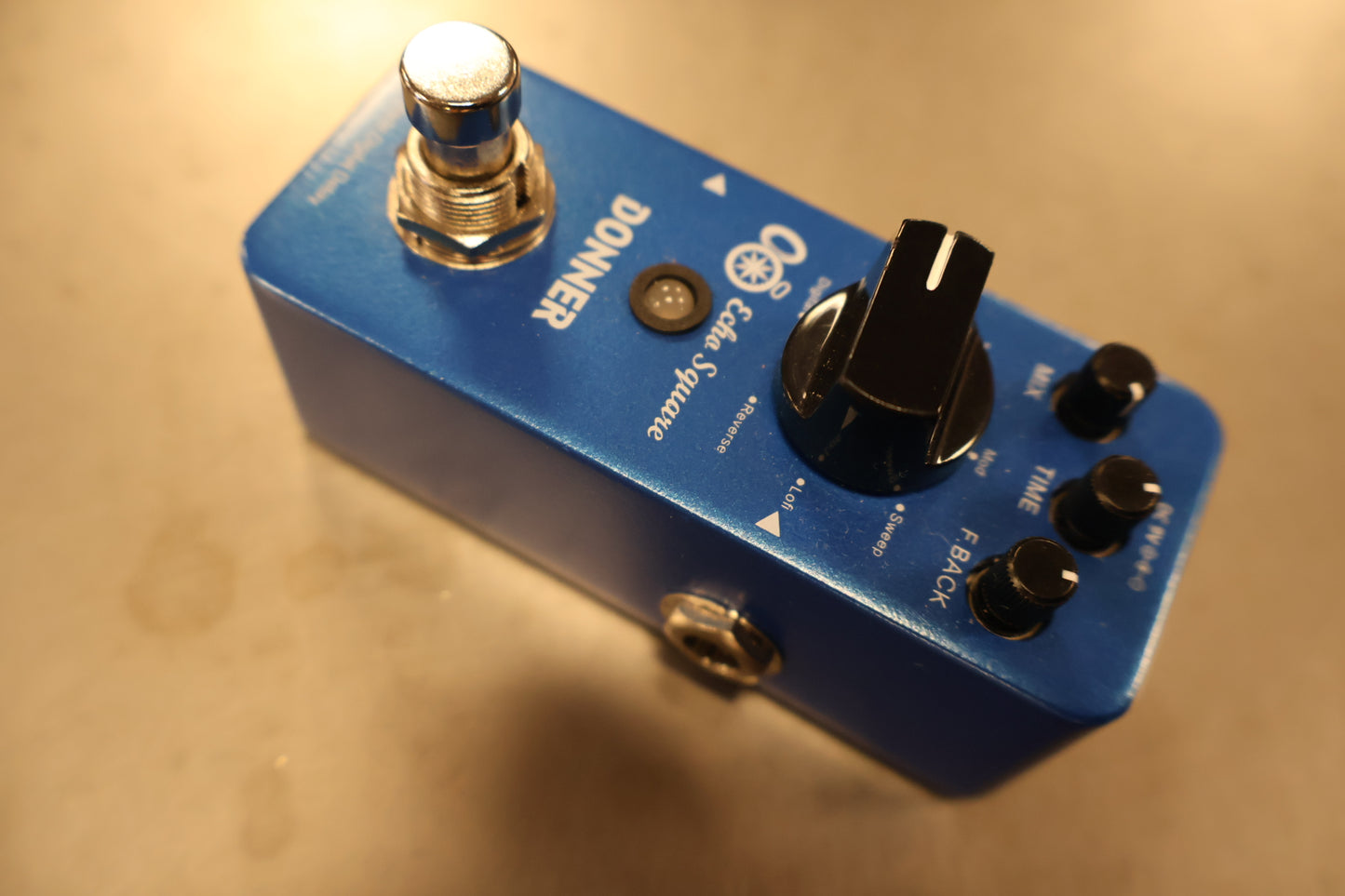 Donner Echo Square (USED)