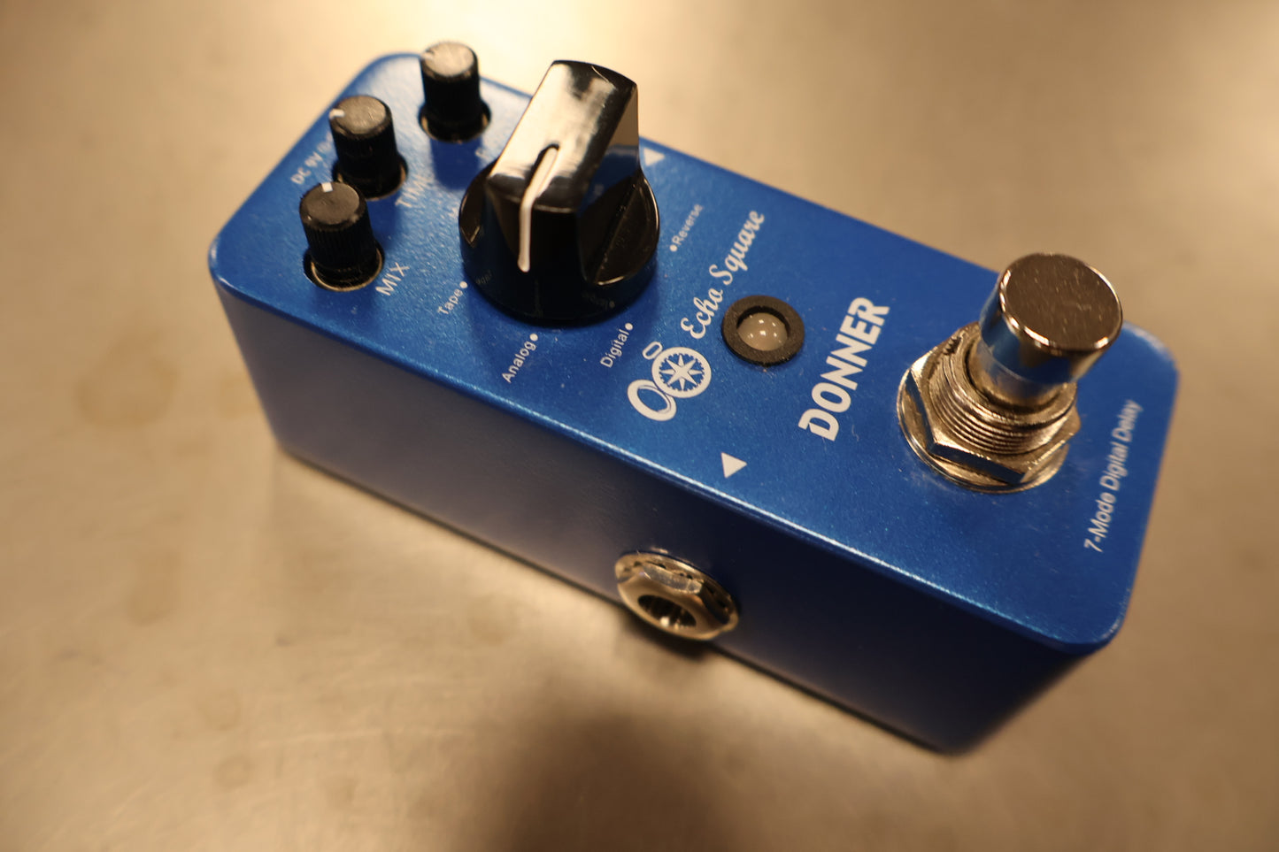 Donner Echo Square (USED)