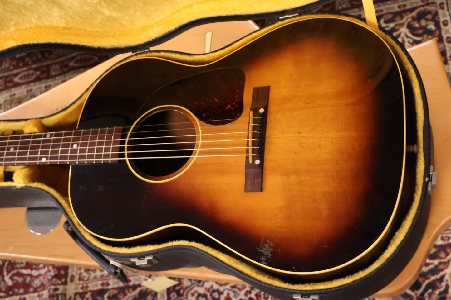 Gibson LG-1 Sunburst 1954