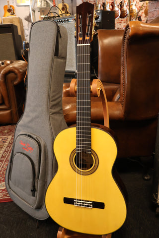 Salvador Cortez Sevillana N/Y All Solid Performer Series flamenco guitar