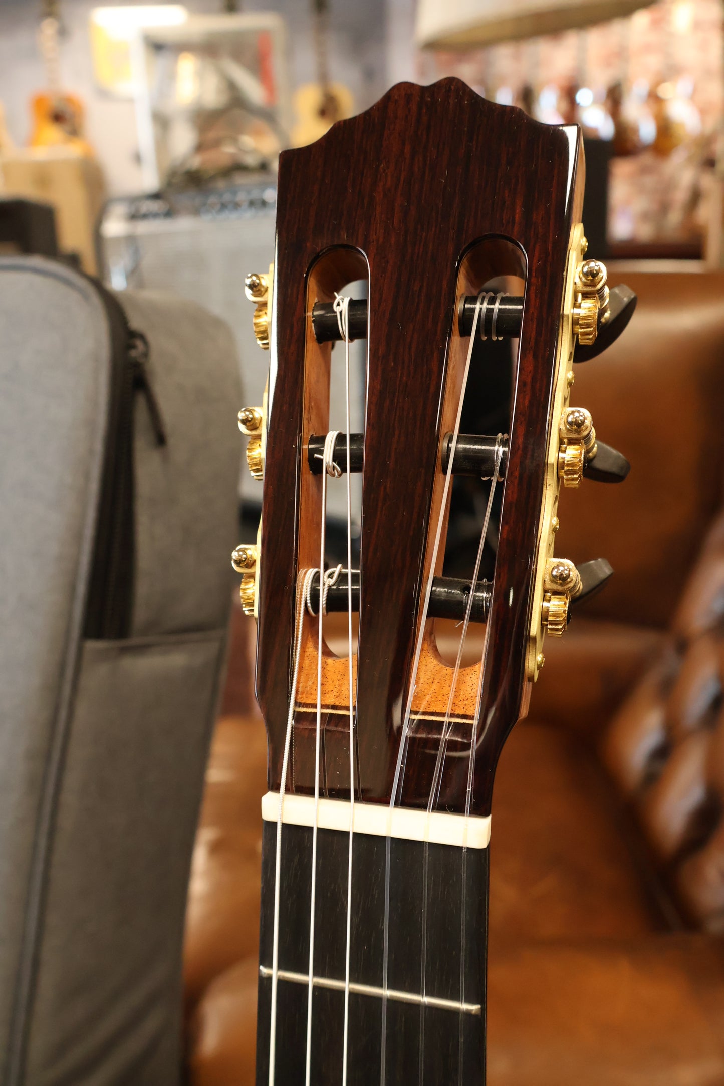 Salvador Cortez Sevillana N/Y All Solid Performer Series flamenco guitar