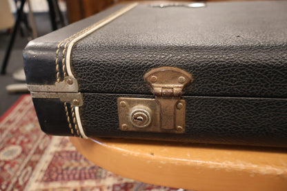 Fender 1972 Jazzbass Black with 60s Case