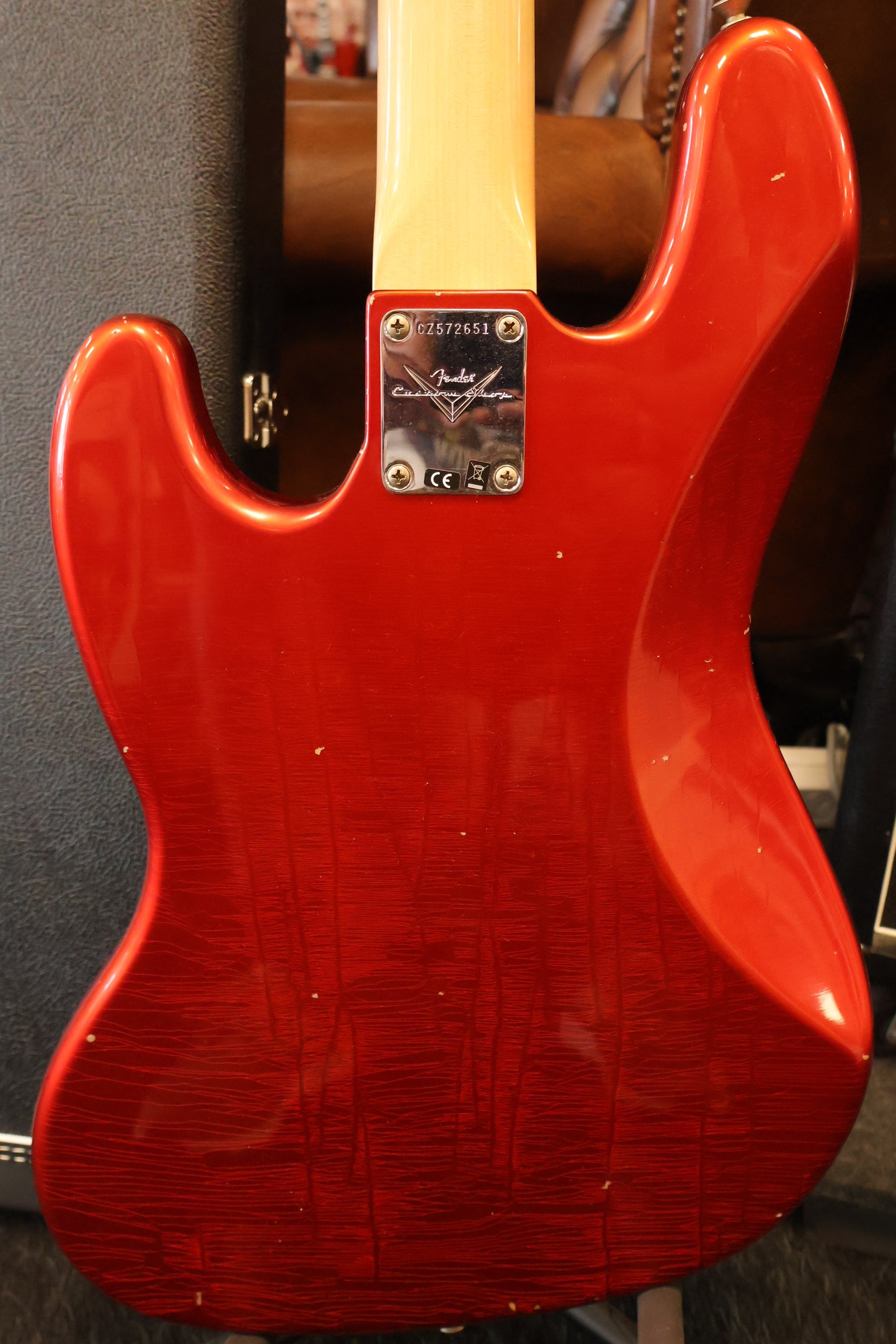 Fender '68 Jazz Bass Journeyman Relic - Aged Candy Apple Red