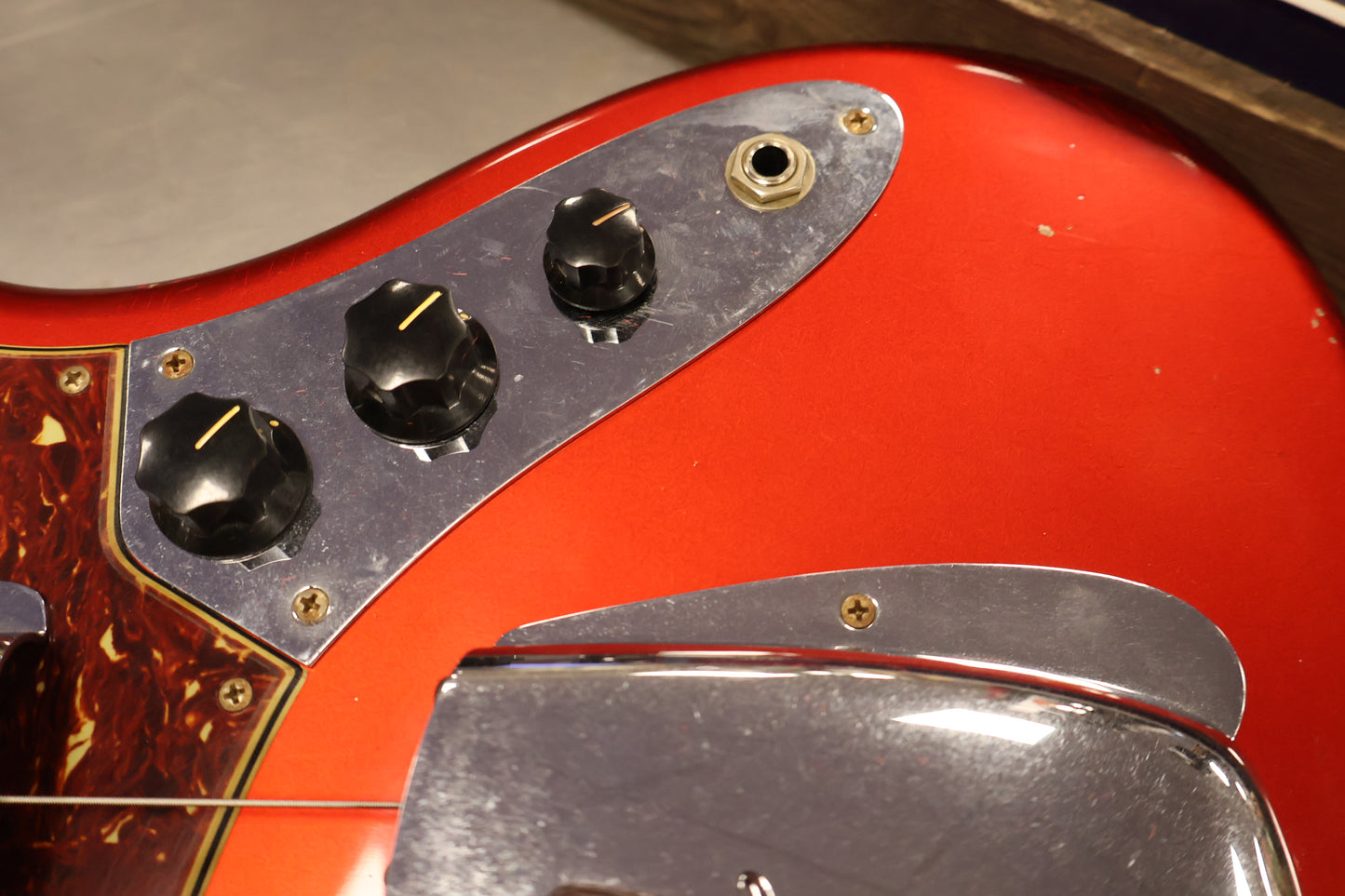 Fender '68 Jazz Bass Journeyman Relic - Aged Candy Apple Red