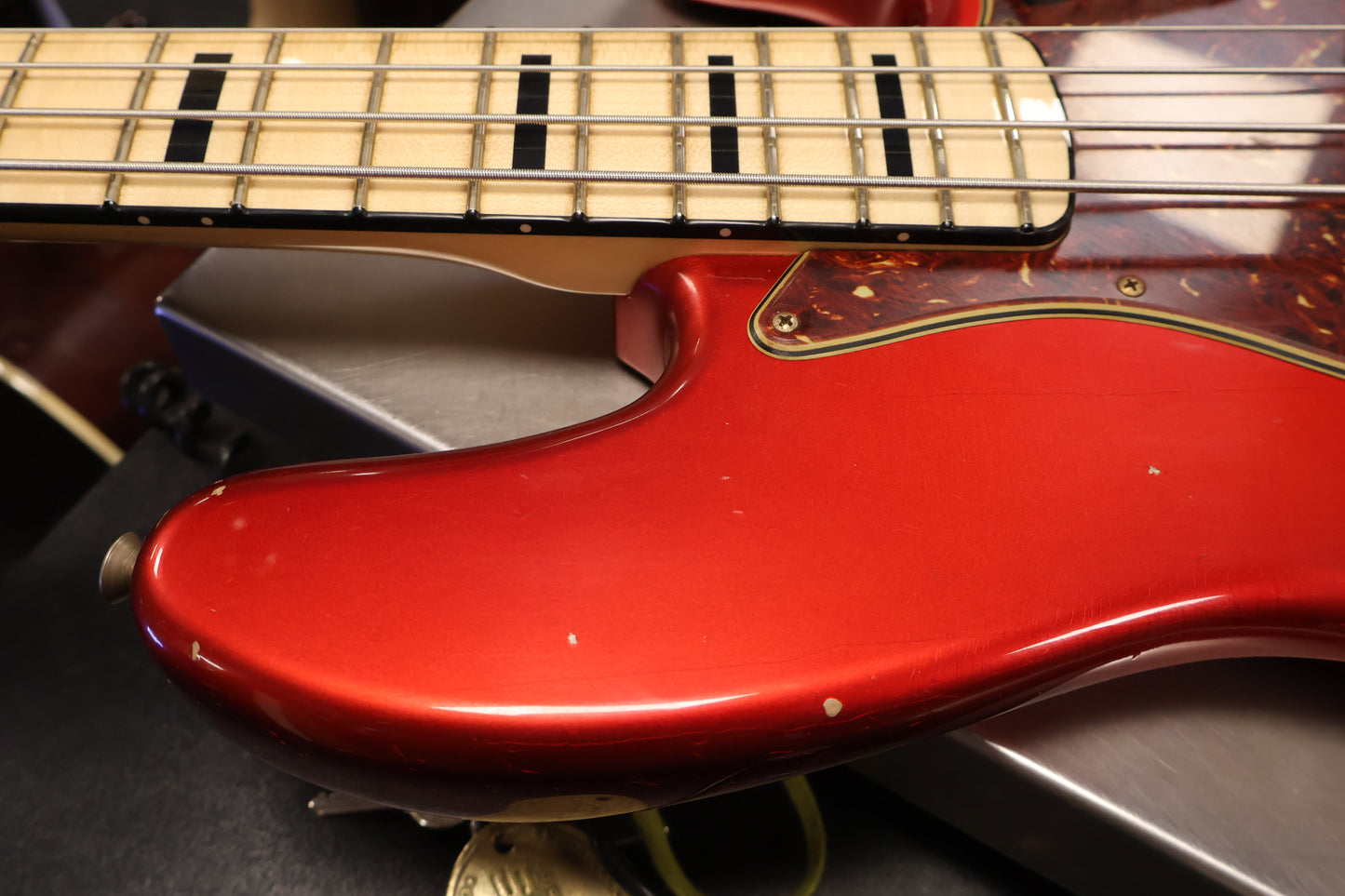 Fender '68 Jazz Bass Journeyman Relic - Aged Candy Apple Red