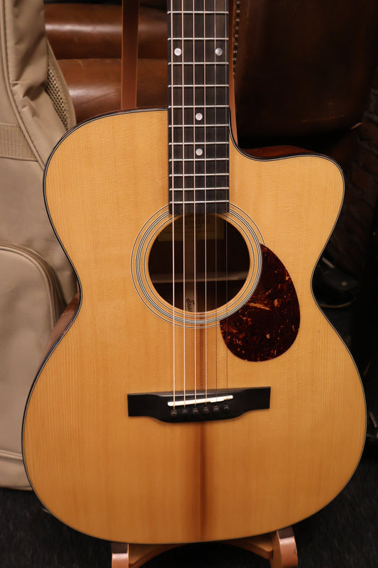 Eastman E1OMCE-DLX Orchestra Deluxe (B-Stock)