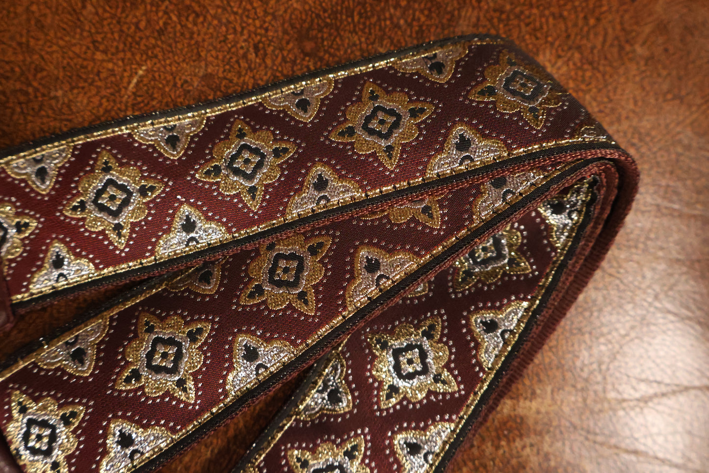 Souldier GS0065 - Regal Maroon Brass Guitar Strap