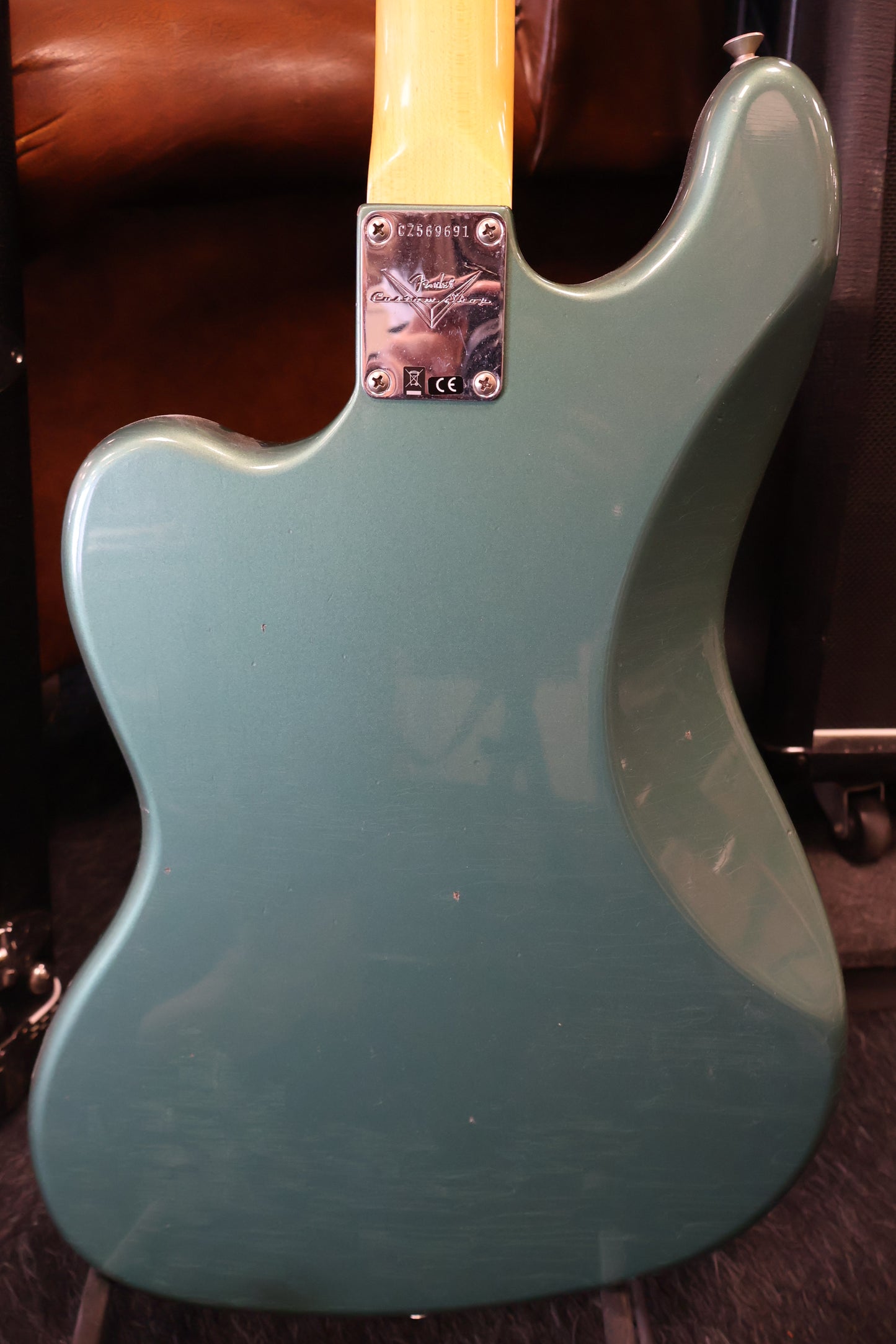 Fender Custom Shop Bass VI Journeyman Relic - Aged Sherwood Green Metallic