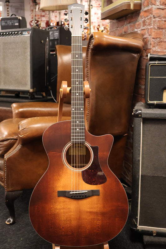 Eastman AC122-1CE Classic Grand Auditorium