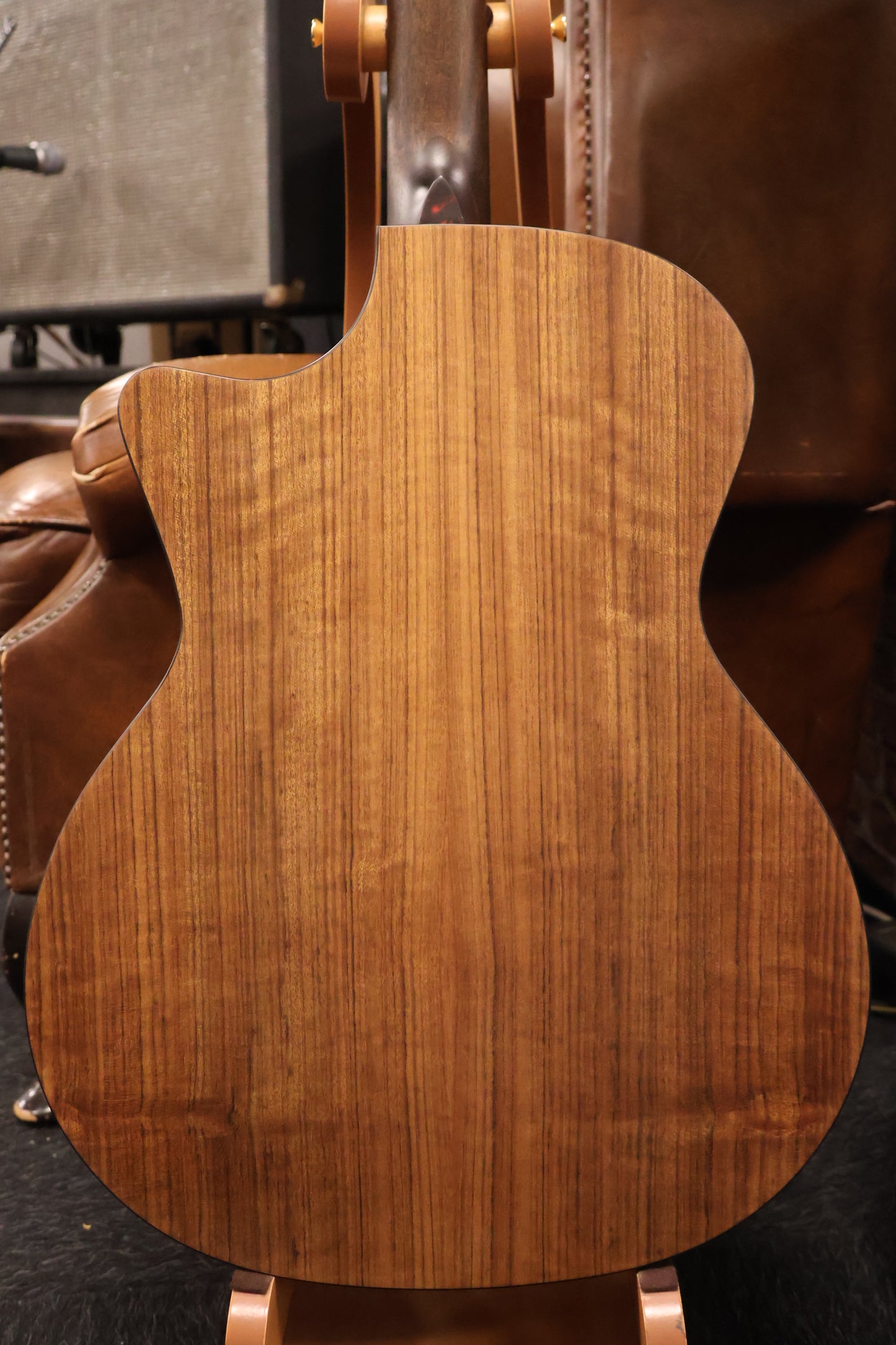 Eastman AC222CE Grand Auditorium with gigbag