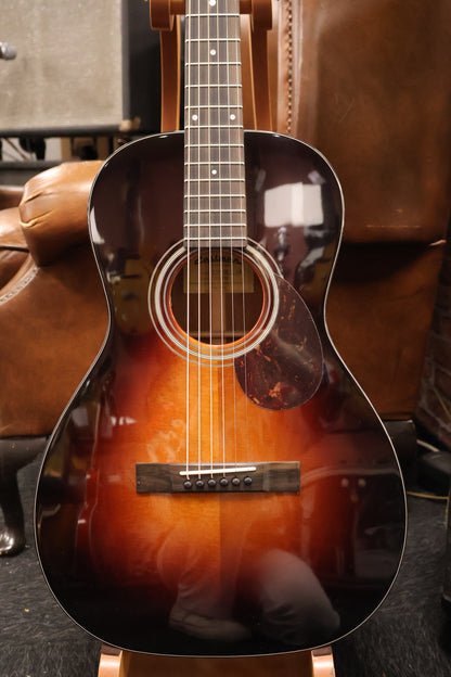 Eastman E1P Deluxe Parlor