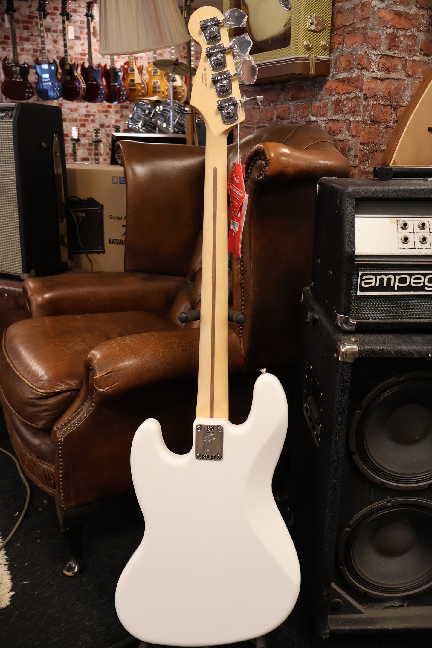 Fender Player Jazz Bass Pau Ferro Fingerboard Polar White