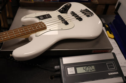 Fender Player Jazz Bass Pau Ferro Fingerboard Polar White