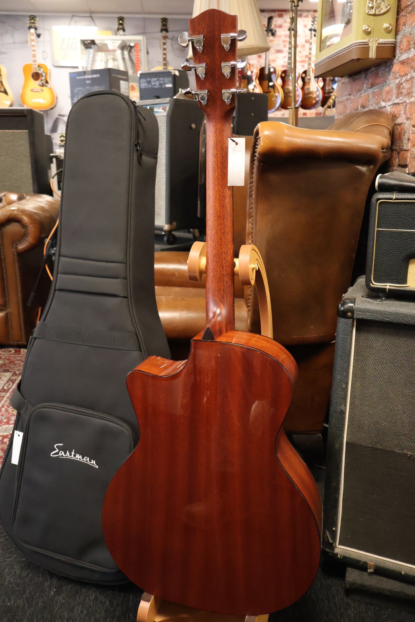 Eastman AC122-2CE-DLX Grand Auditorium Deluxe Sunburst