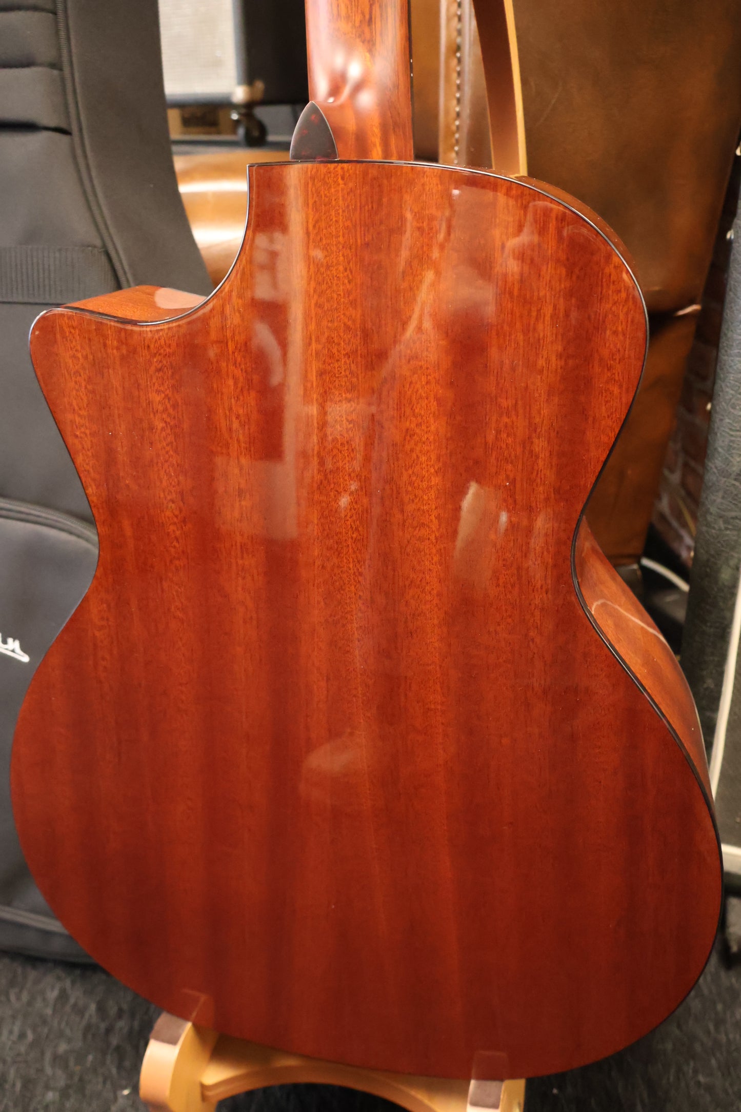 Eastman AC122-2CE-DLX Grand Auditorium Deluxe Sunburst